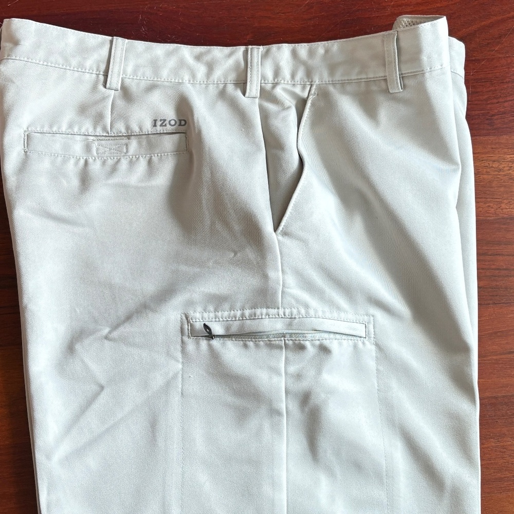 Izod Cream Color Golf Cargo Shorts - Size 40